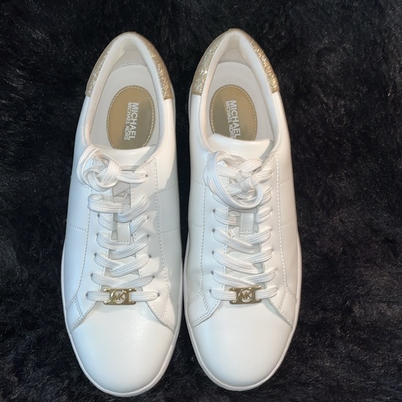 Michael Kors •SIZE 9 White leather lace ups with gold metallic portions. - Picture 2 of 6